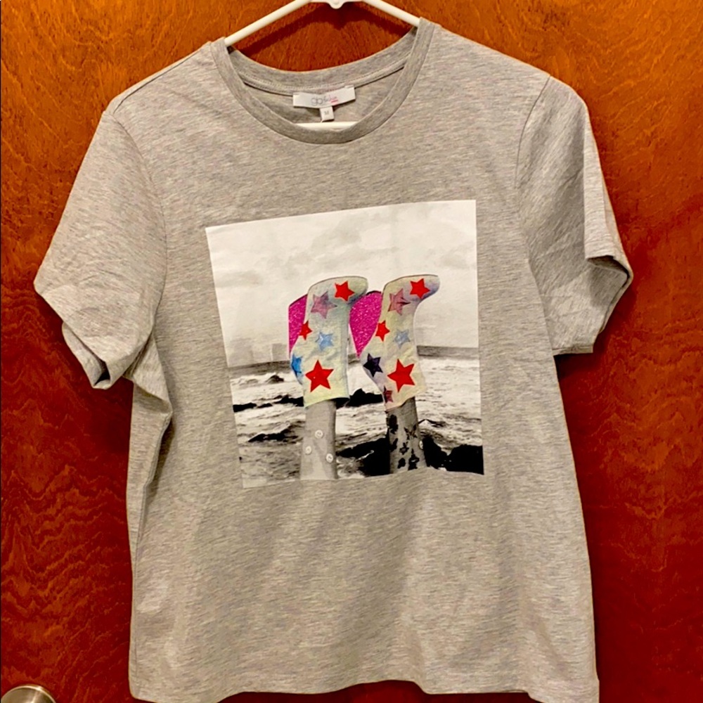 Go fashion t shirt size medium NWT